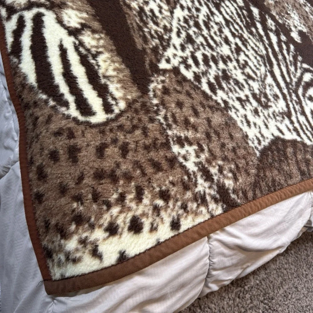 Vtg Kare Free Dolan Reversible Cheetah Acrylic Fleece Throw Blanket 46